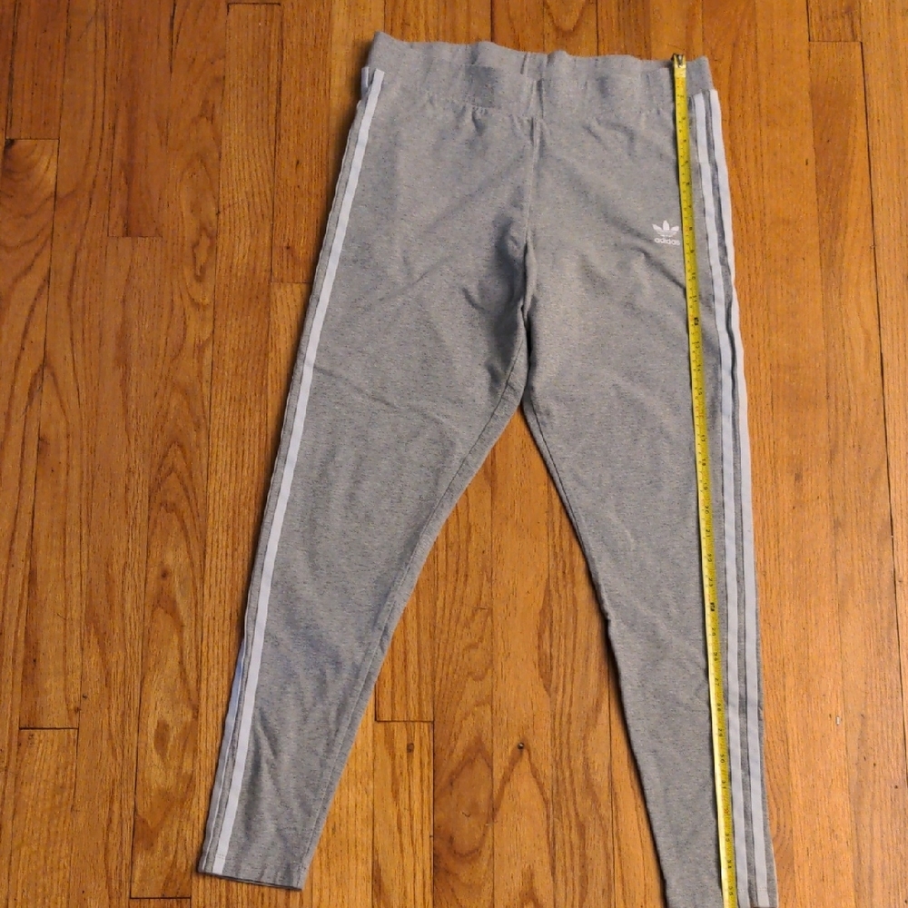 Adidas Gray Leggings with Tapered Design and‎ Elastic Waistband - Picture 5 of 7